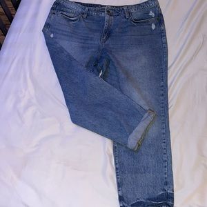 Universal Thread “Mom” Style Jeans